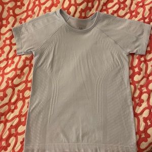 Athleta periwinkle shirt